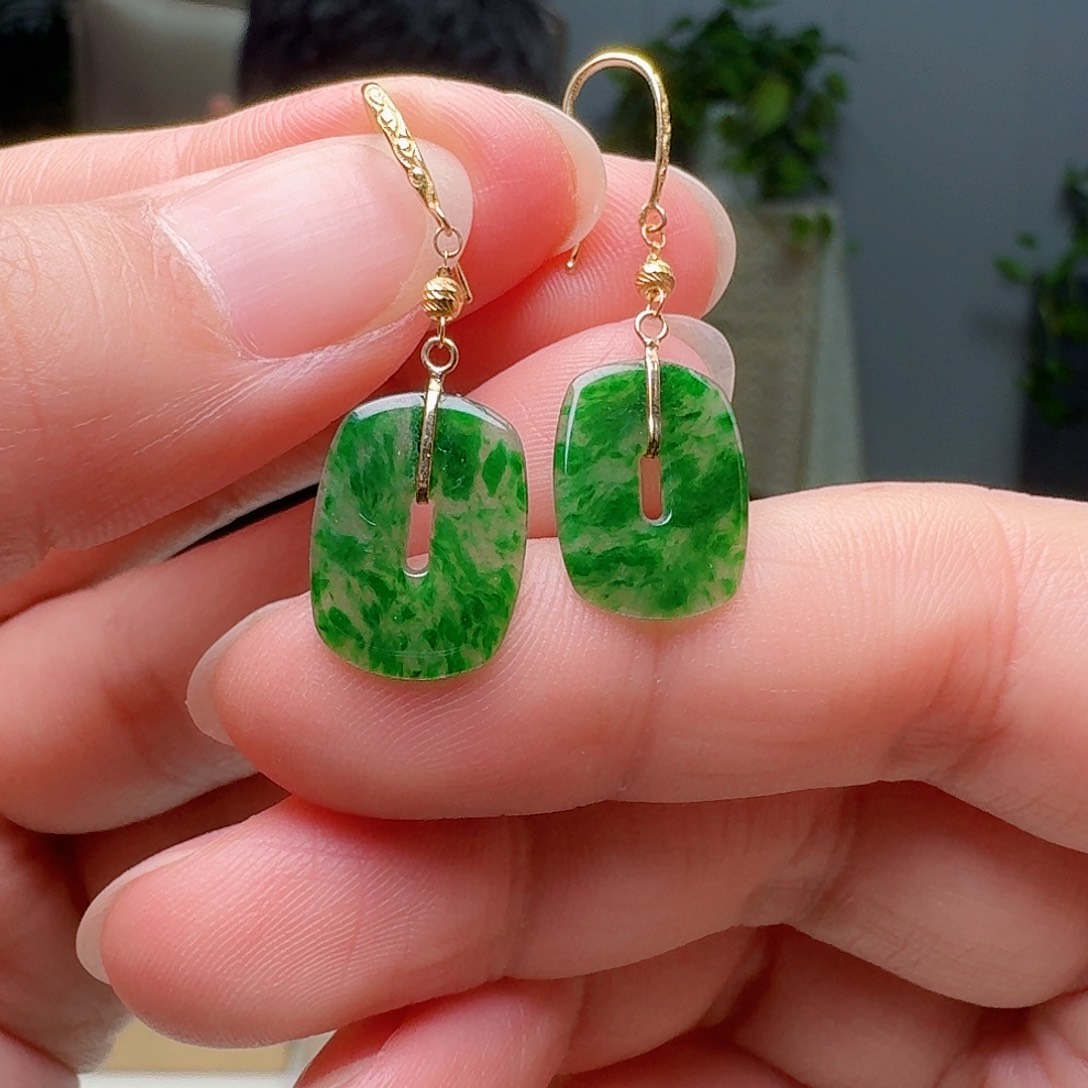 18K金镶嵌翡翠耳饰天然