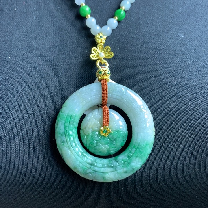 翡翠颈饰未镶嵌翡翠