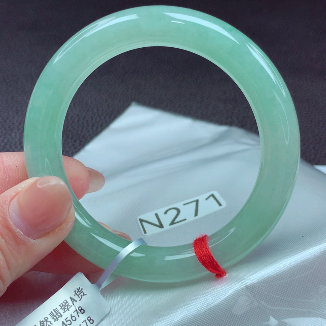 翡翠手镯未镶嵌手镯88