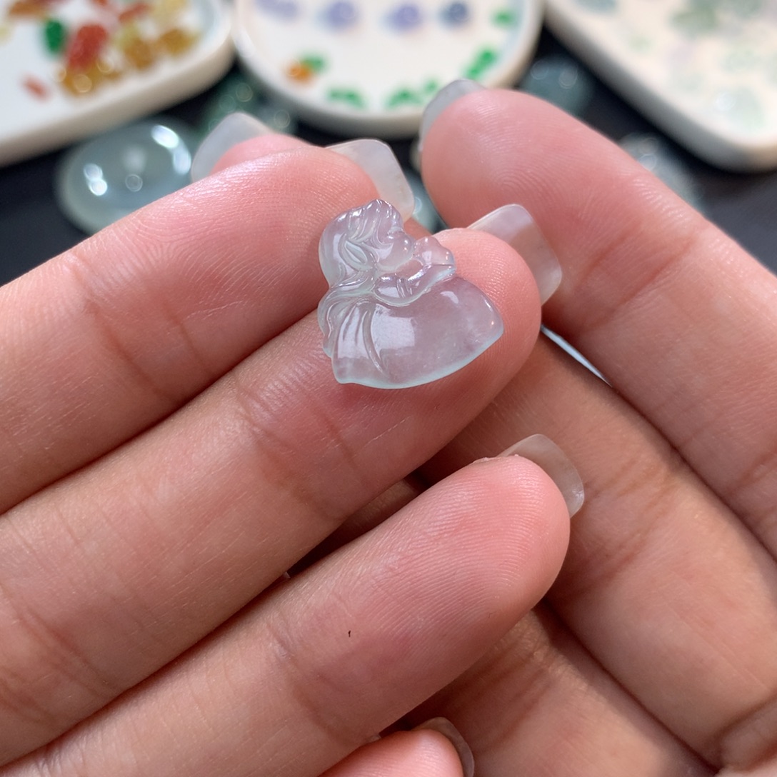 翡翠裸石未镶嵌高冰小公主