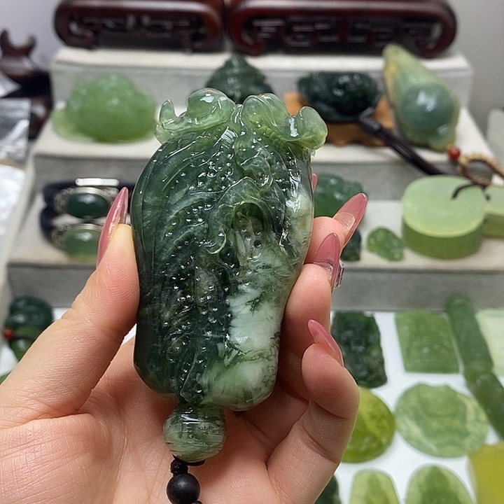 蛇纹石玉未镶嵌挂件