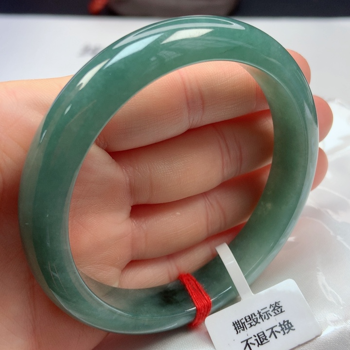 翡翠手镯未镶嵌62圈