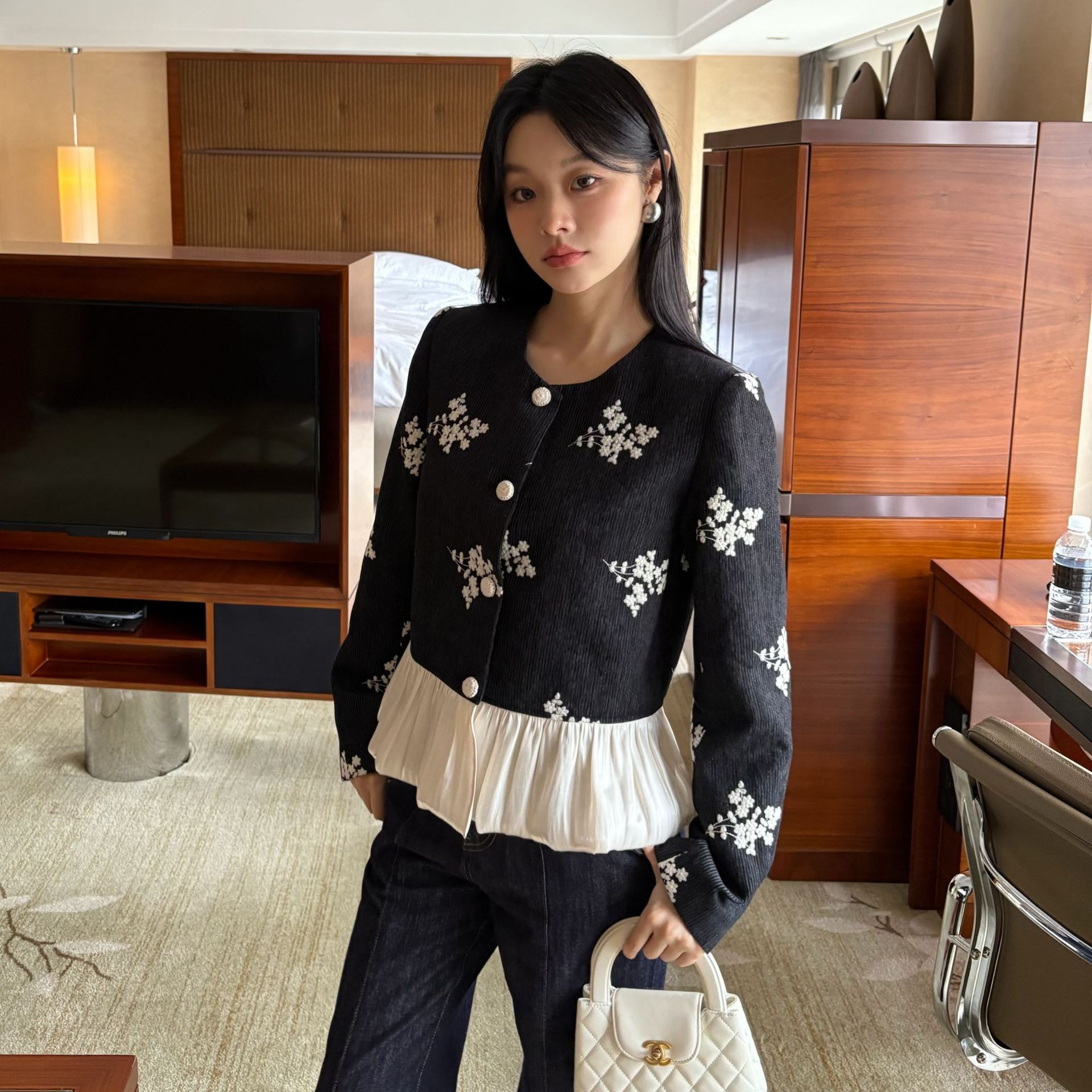 广州十三行25冬复古减龄绣花撞色拼接夹棉厚短款外套女W7500