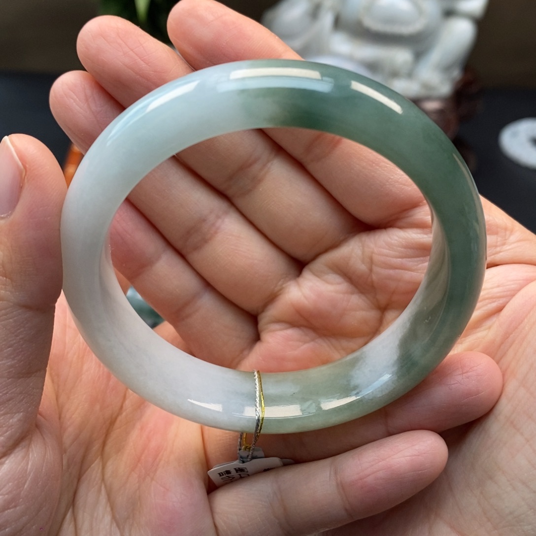 翡翠手镯未镶嵌天然
