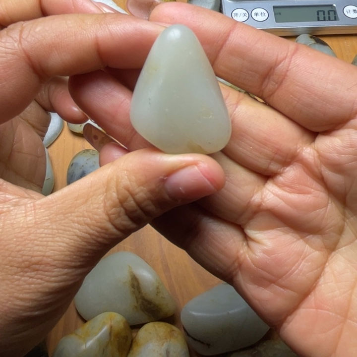 和田玉未镶嵌珠宝半成品