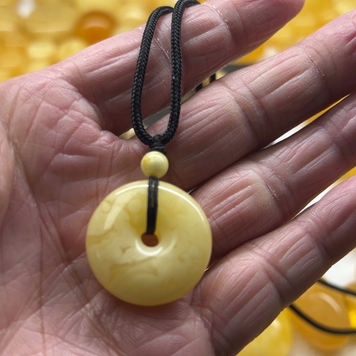 琥珀（矿物珀）未镶嵌裸石