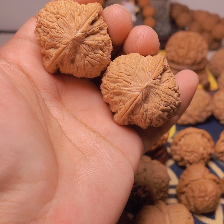 文玩核桃吊坠41大绣球