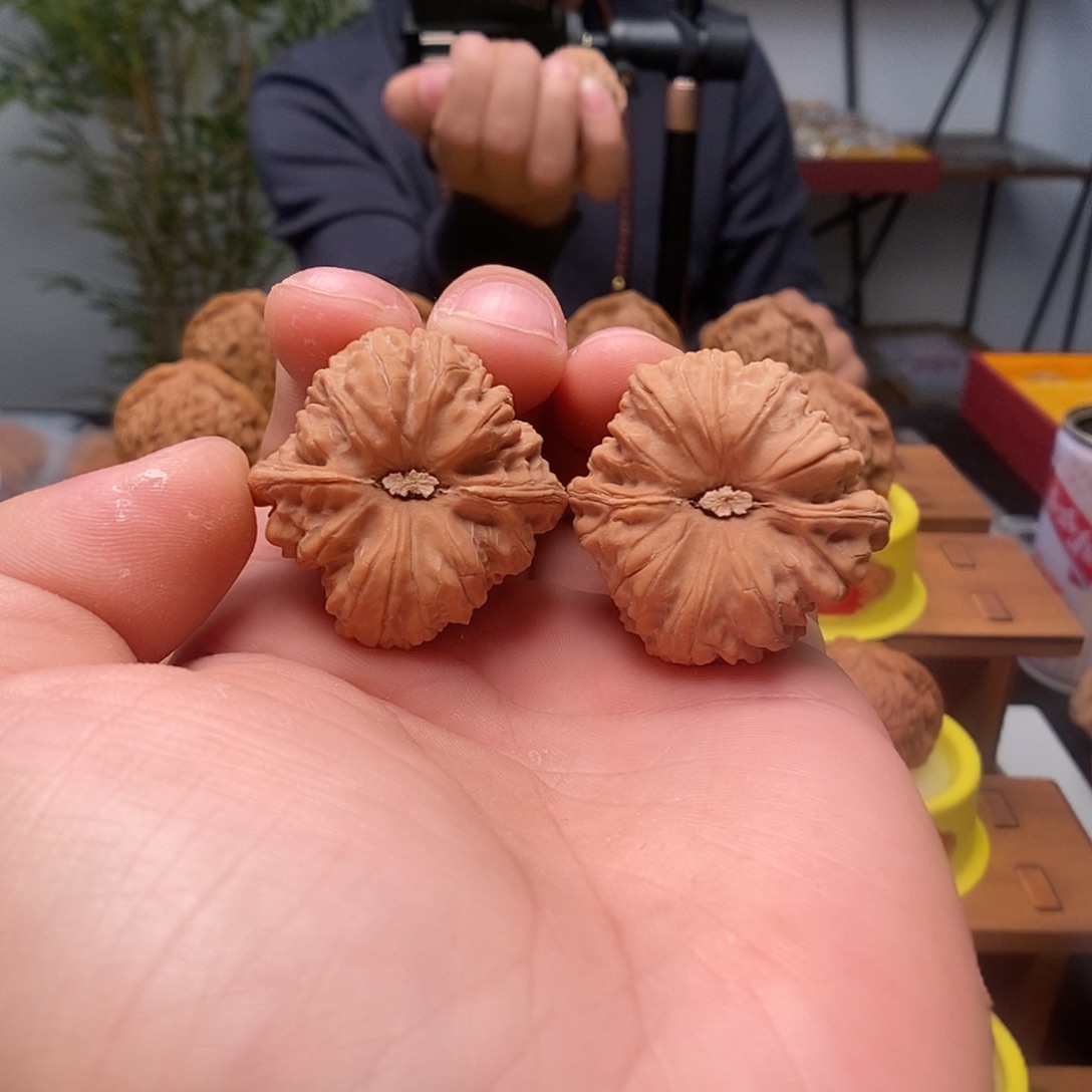 文玩核桃吊坠凹底体验福利