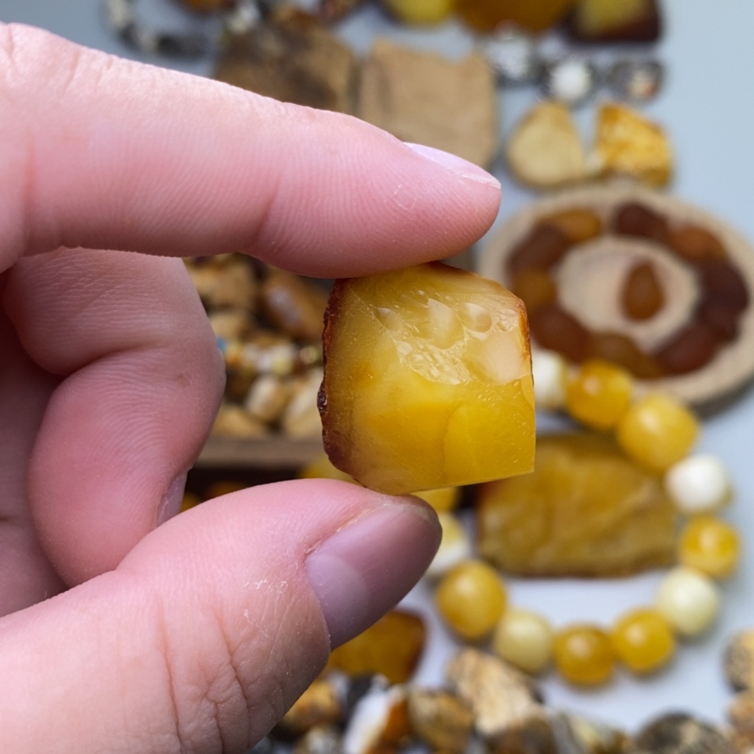 与***进定制琥珀天然蜜蜡