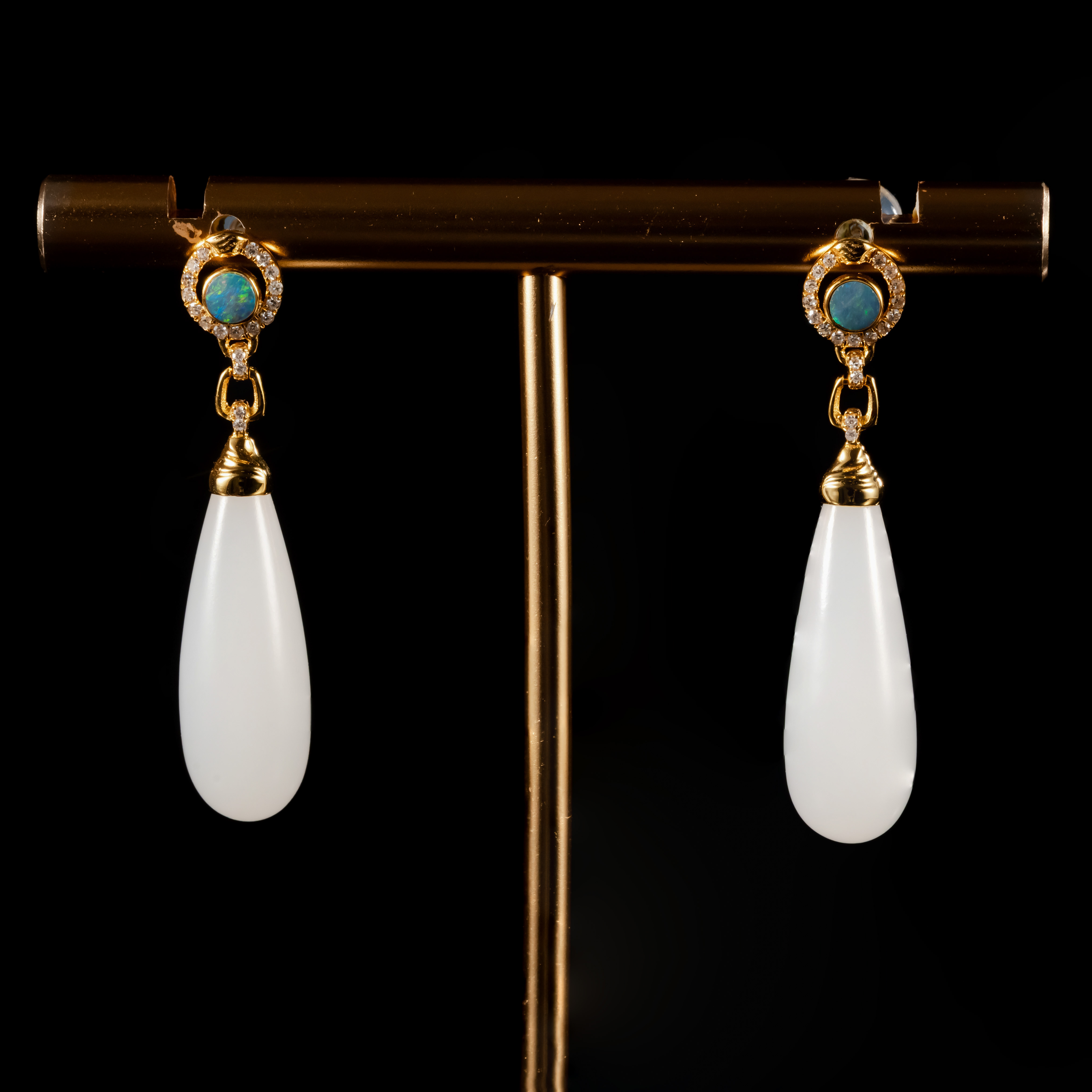 周陶陶｜轻语-和田玉简约白玉吊坠耳环，水滴造型轻盈飘逸