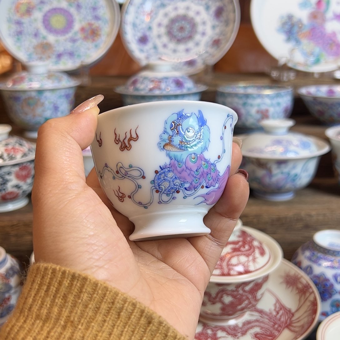 Y冉月观隐狮子滚绣球