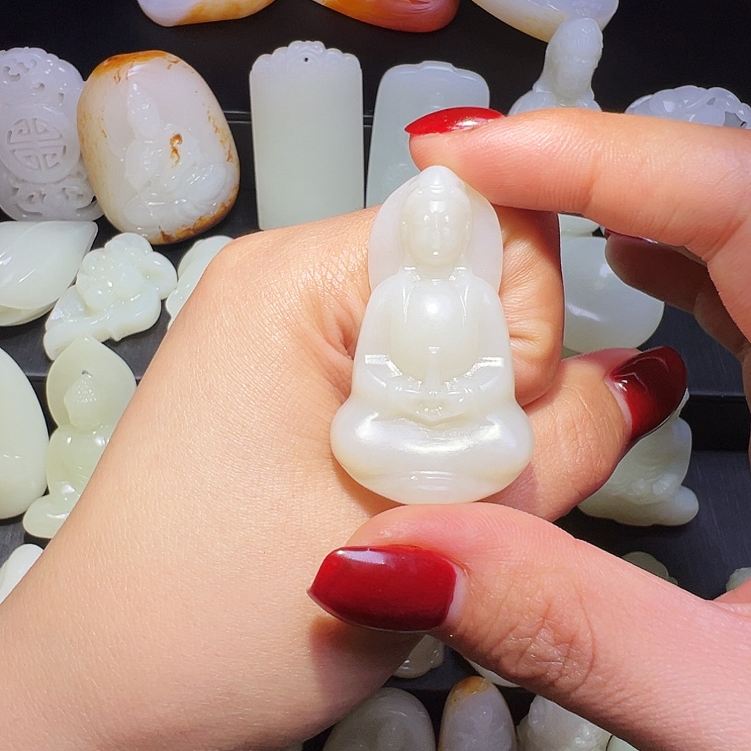 *****和田玉未镶嵌颈饰