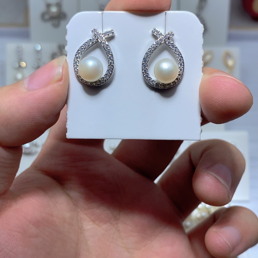 银S925镶嵌淡水珍珠耳饰