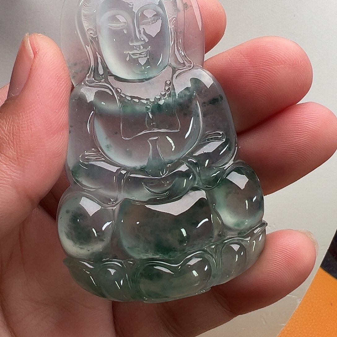 翡翠颈饰未镶嵌高冰飘蓝花观音