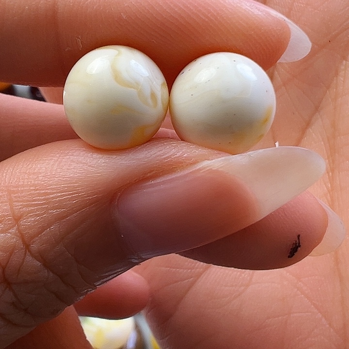 未镶嵌蜜蜡珠宝奇石