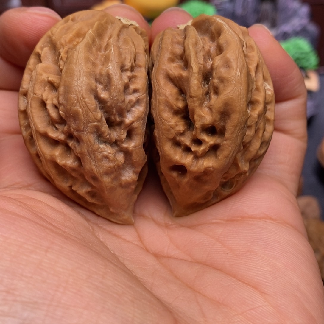 文玩核桃把件核桃12B瑕疵阴皮