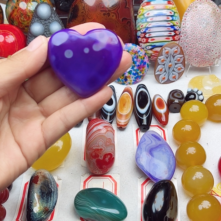 玛瑙/玉髓未镶嵌珠宝奇石