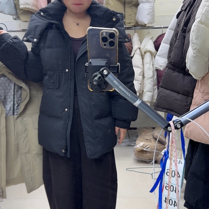 鑫***淋女外套黑色短款外套