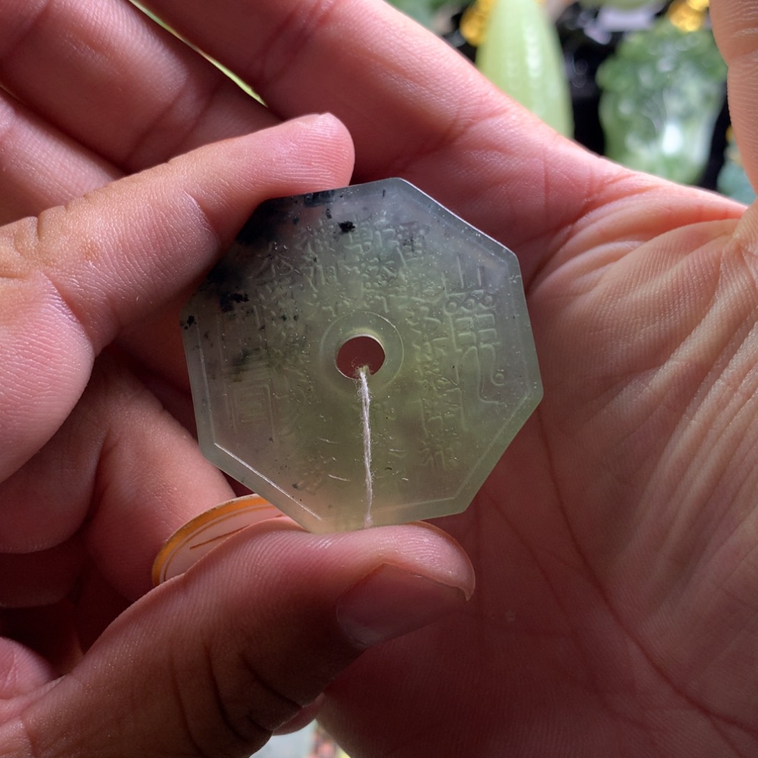 岫玉未镶嵌颈饰顺***?