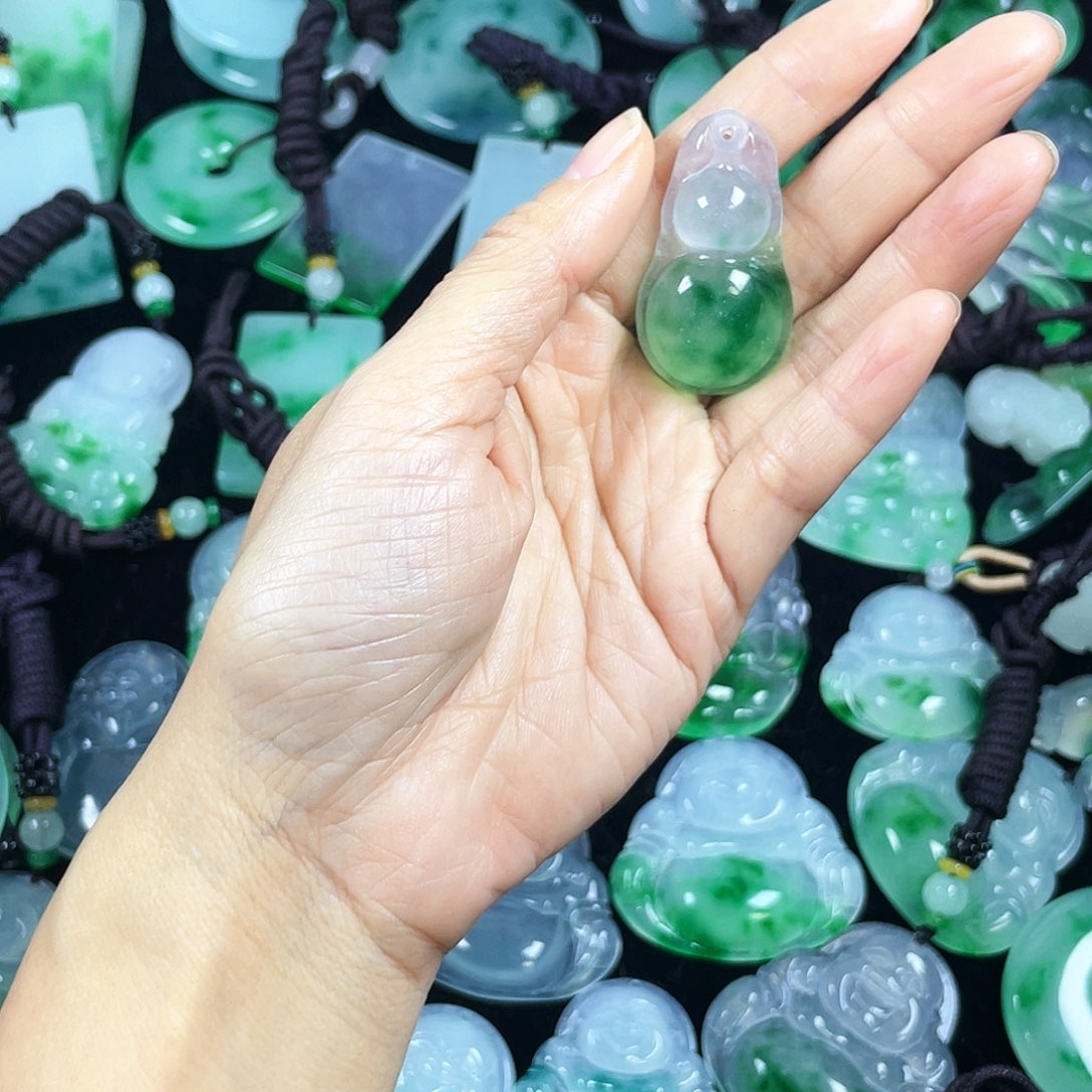 翡翠未镶嵌颈饰吊坠