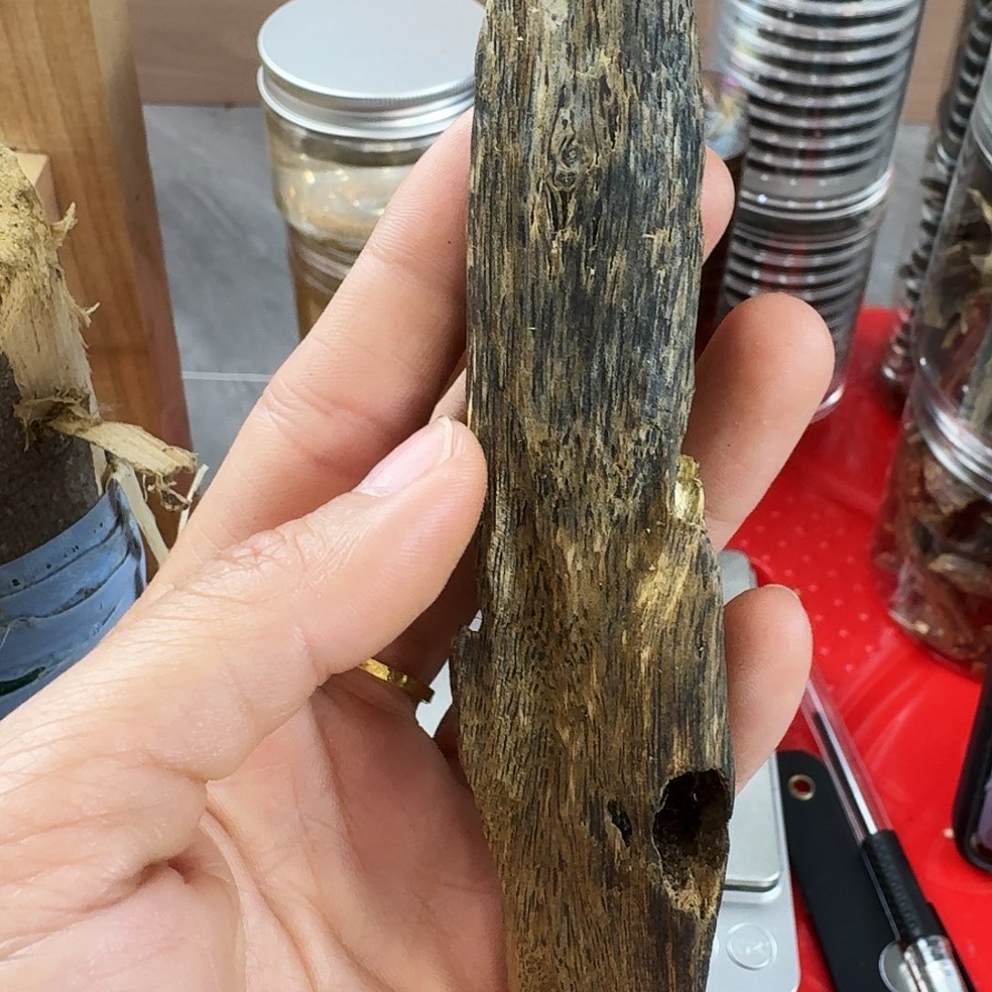 香料绿奇楠虫漏白棋18克