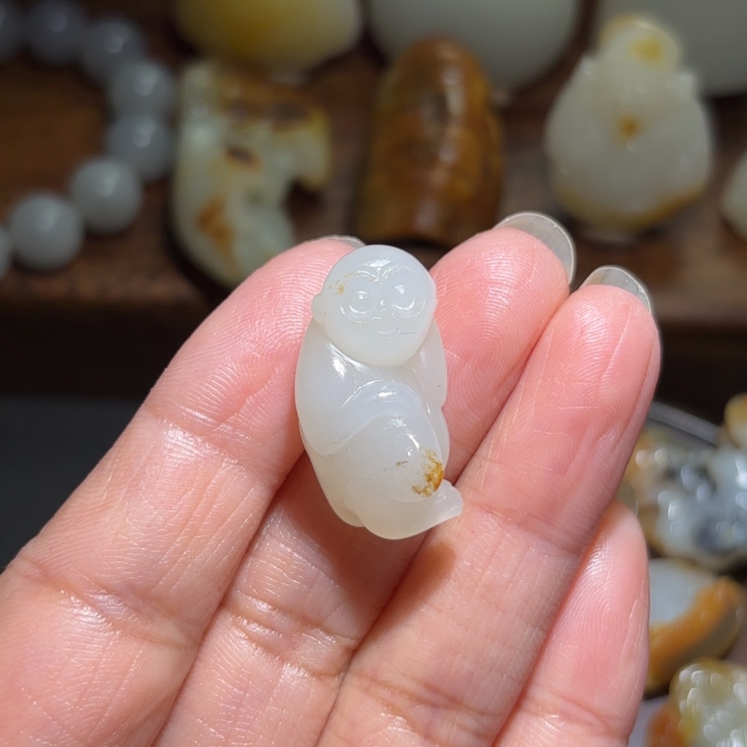 ****空和田玉未镶嵌颈饰