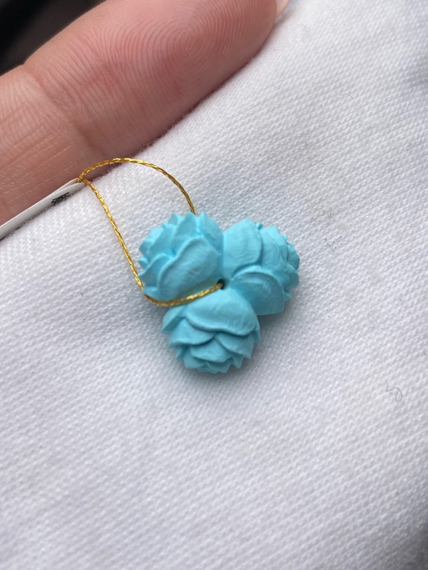 原矿绿松石雕刻玫瑰花