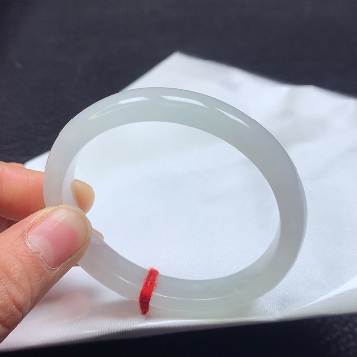 翡翠手镯（贵妃镯）未镶嵌54圈