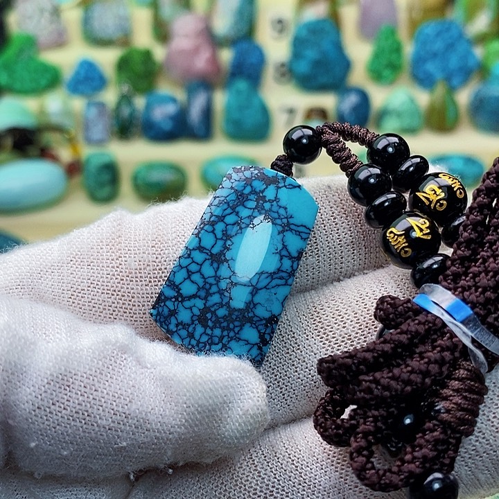 绿松石配饰未镶嵌