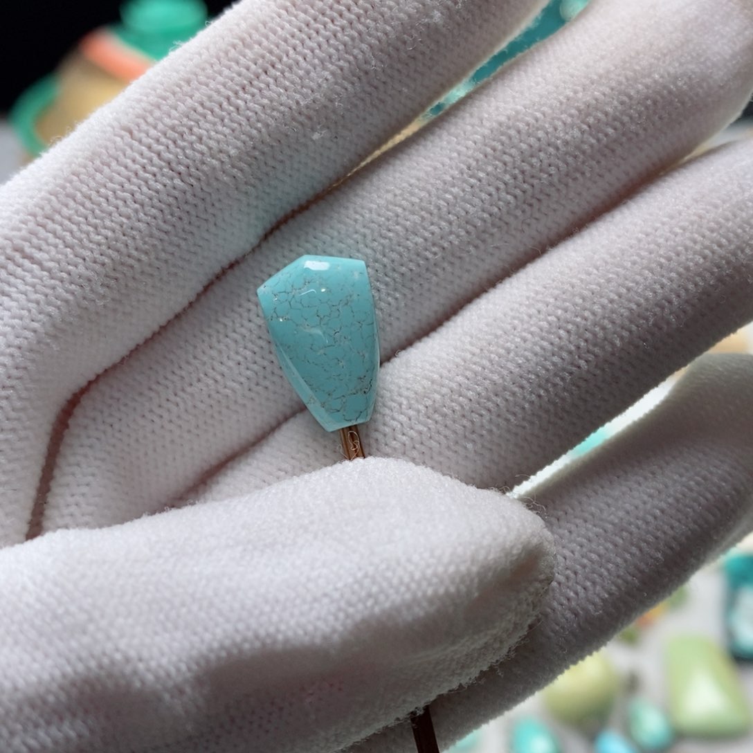 绿松石颈饰未镶嵌晨*吖