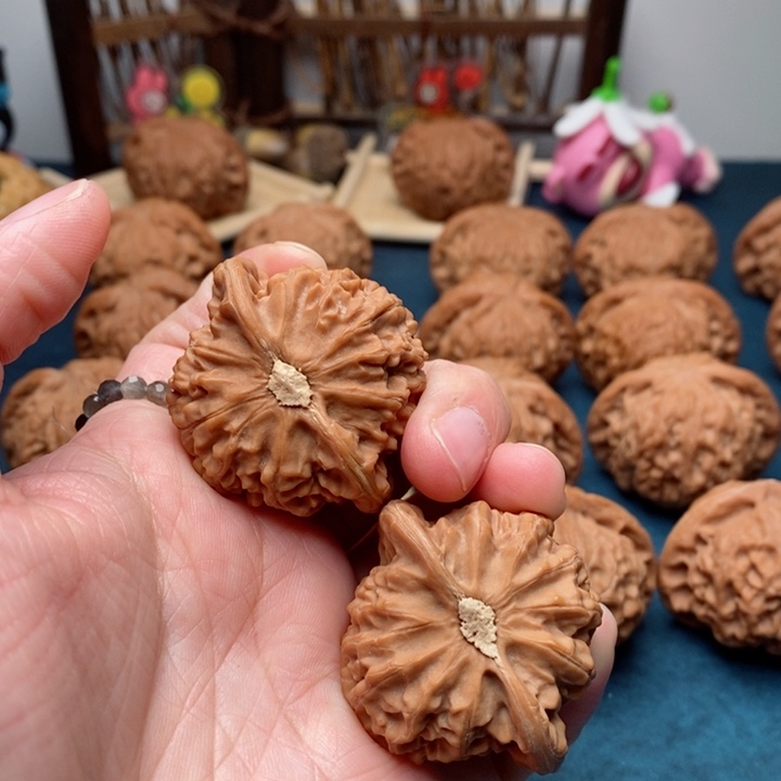 文玩核桃把件赵*伟宫灯41