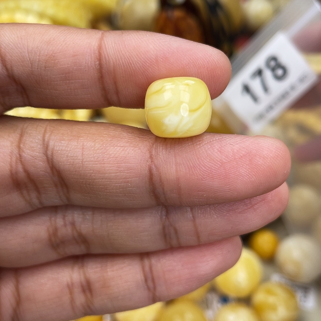 蜜蜡未镶嵌珠宝奇石12.7