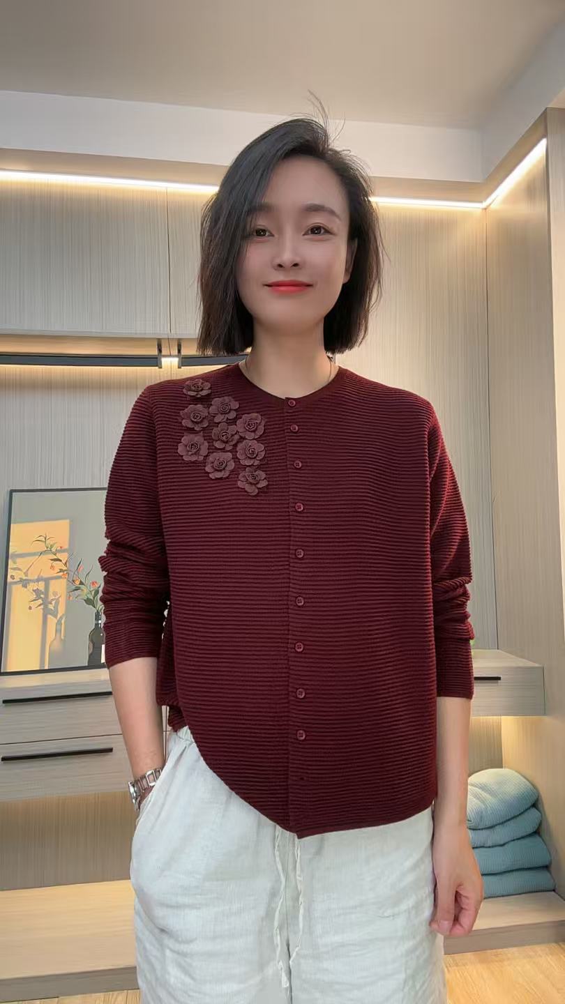 DY大颖家秋季新款山宅手工缝花时尚百搭气质显瘦纯色女针织开衫