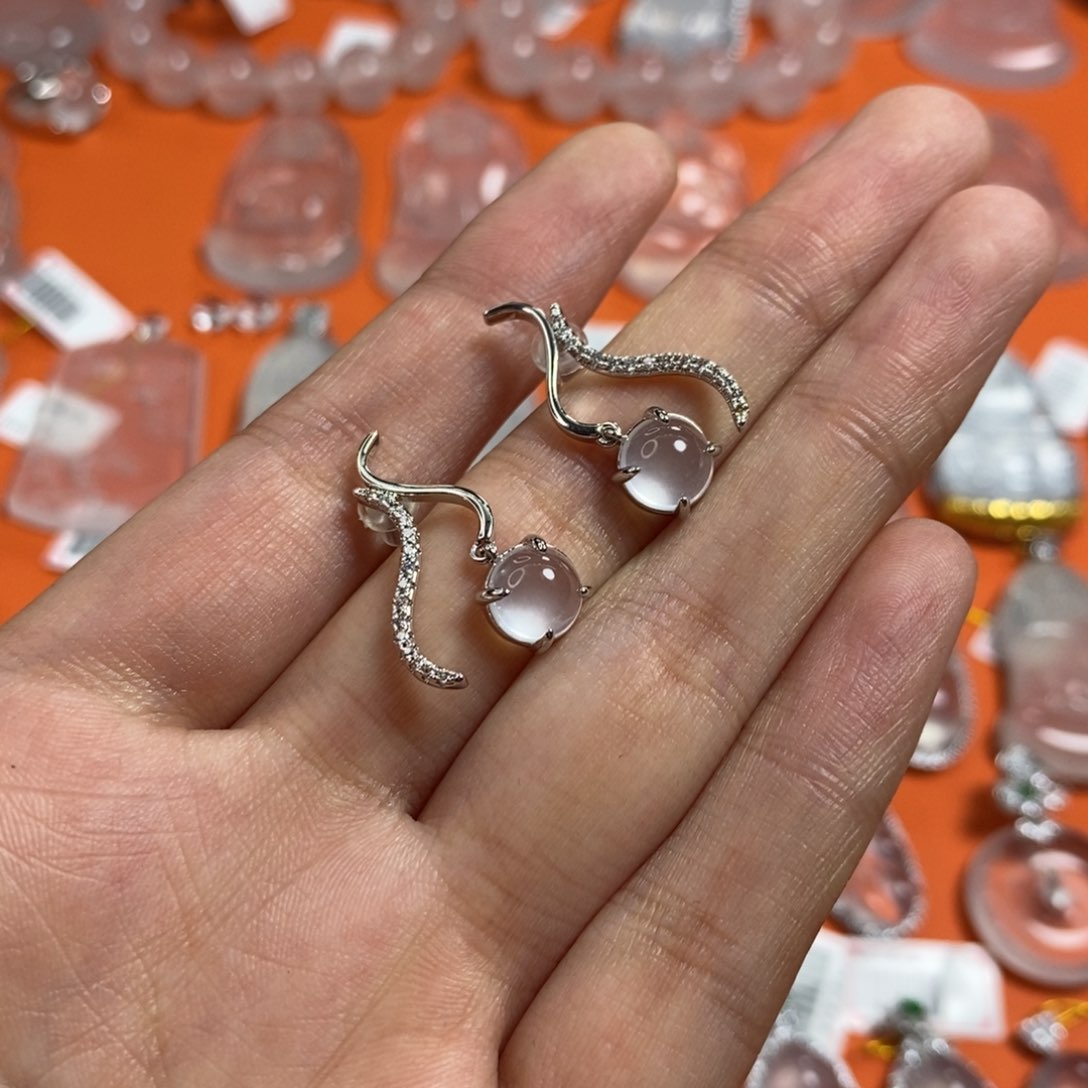 石英质玉耳钉未镶嵌