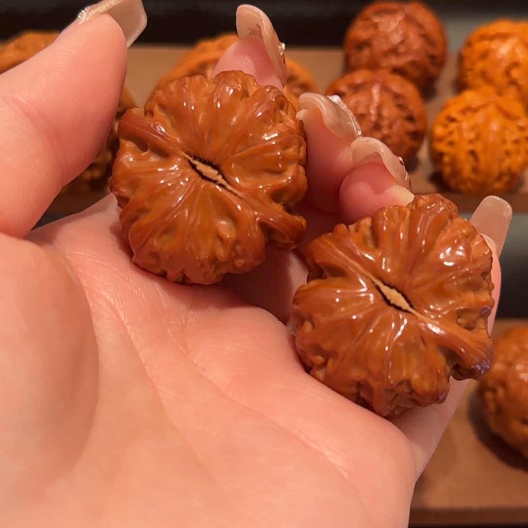 桃核吊坠白狮子34 精品612