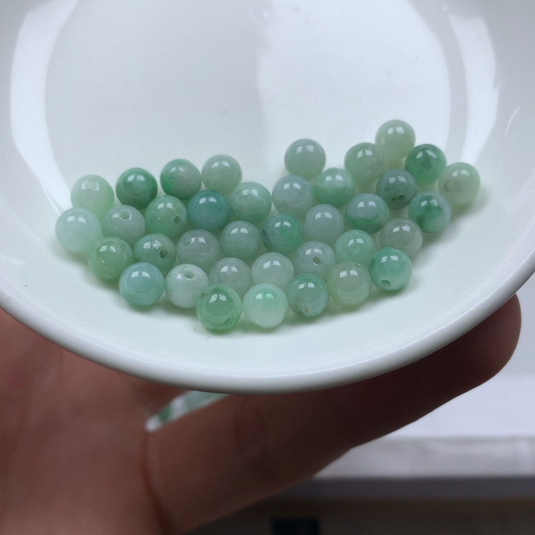 翡翠颈饰未镶嵌卡5➕。35颗。单圈。