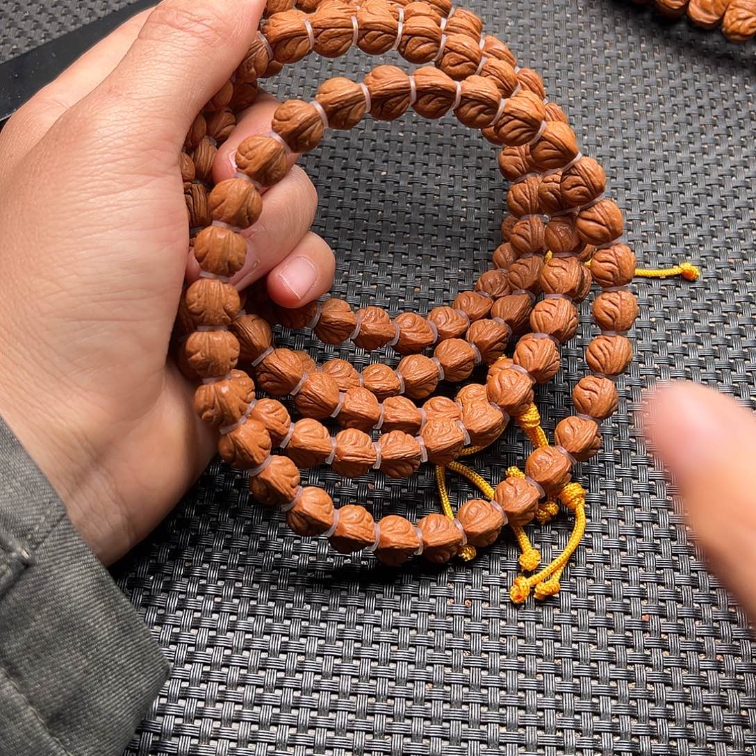 吊坠桃核小龙纹手持