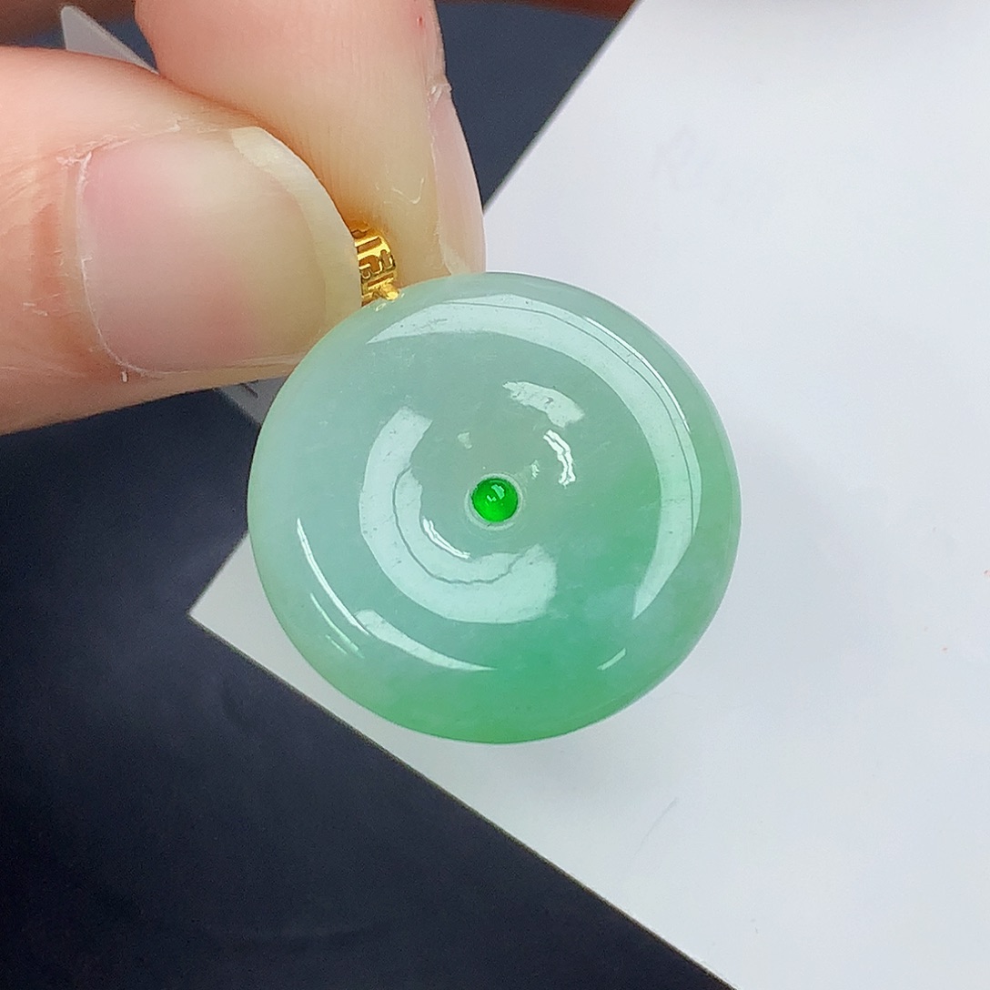 颈饰18K金镶嵌翡翠