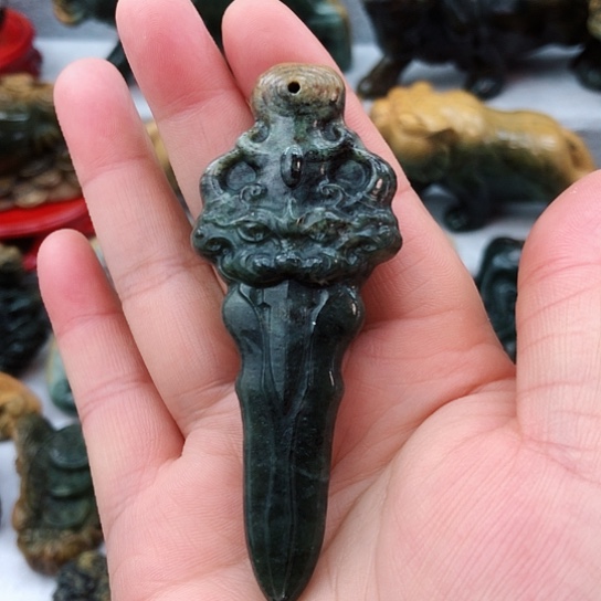 岫岩河磨玉（透闪石质玉）把件未镶嵌