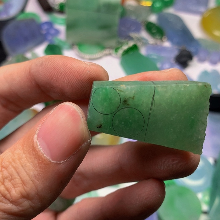 小***8定制翡翠未镶嵌料子
