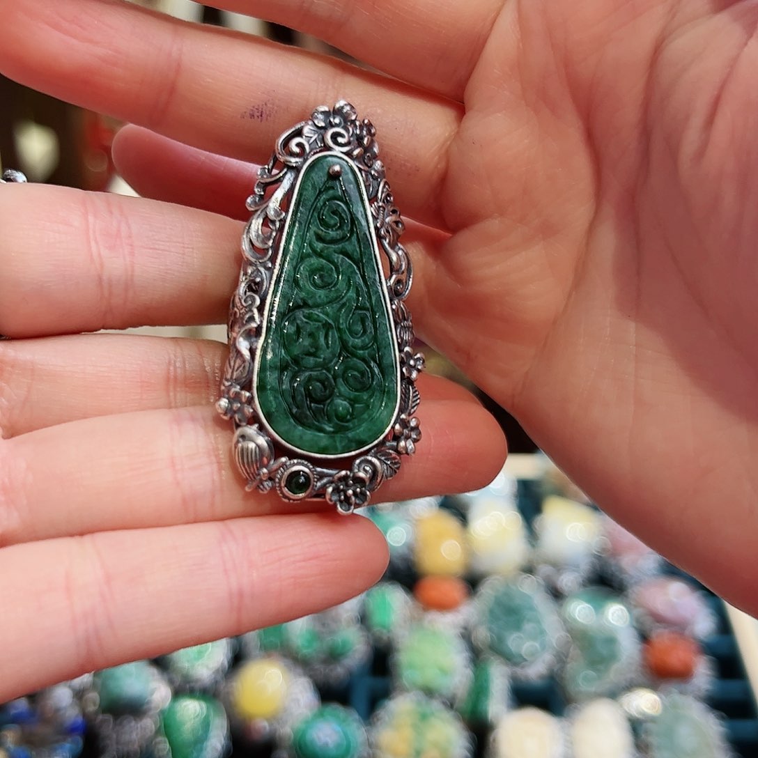 翡翠戒指未镶嵌古风