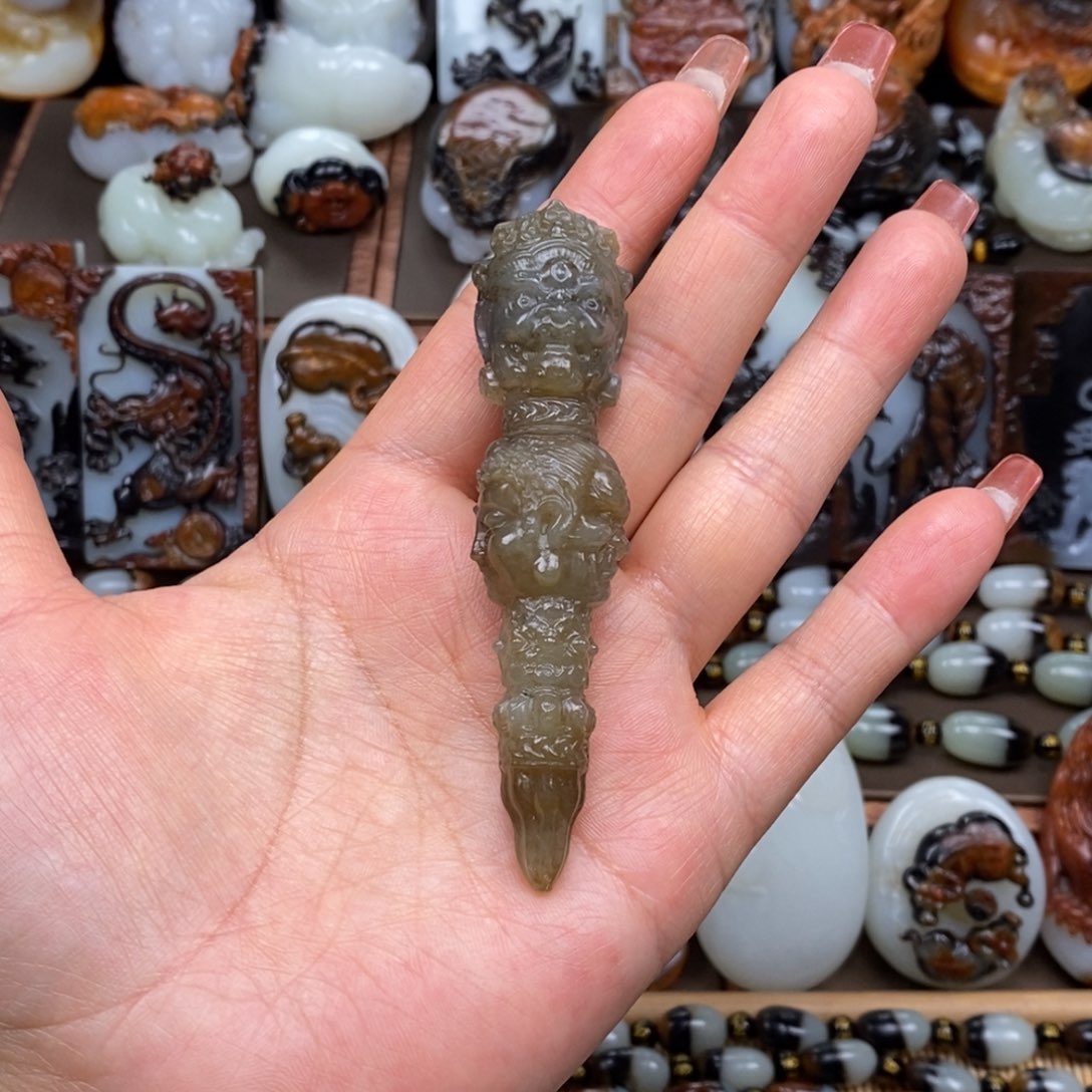 颈饰未镶嵌和田玉