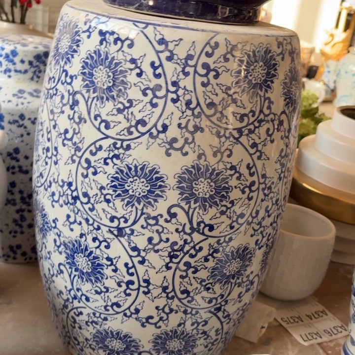 微瑕青花瓷器值得购买