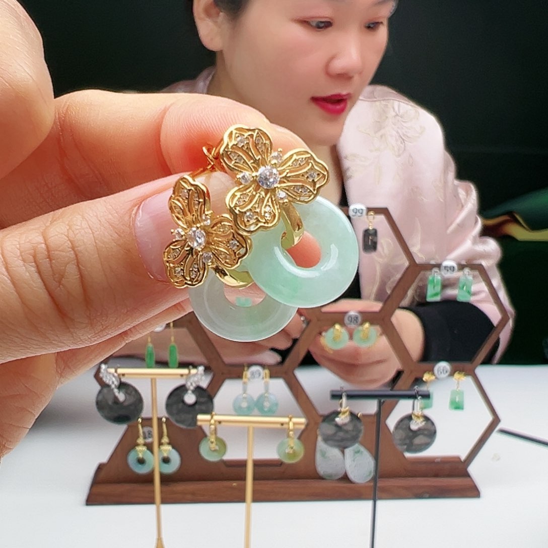 翡翠耳饰银S925镶嵌天然翡翠