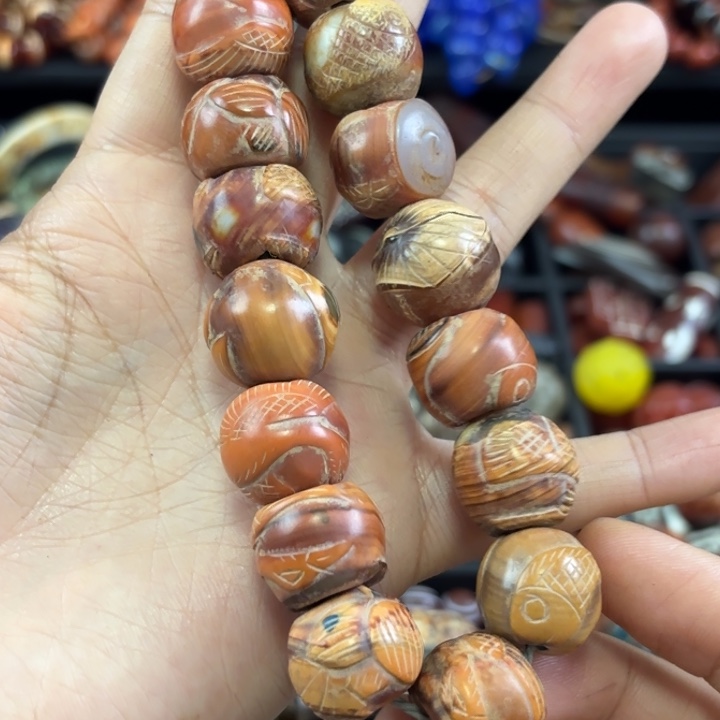 云***悄玛瑙/玉髓未镶嵌颈饰