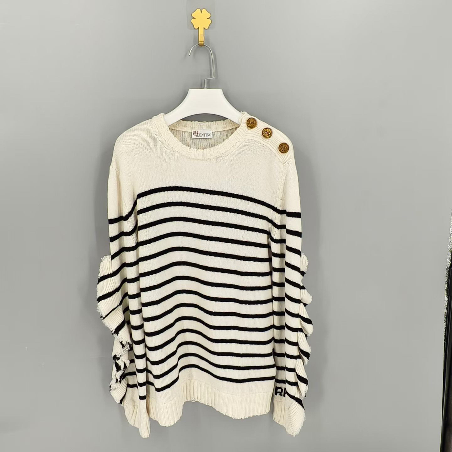 99新 Valentino/华伦天奴 葡萄籽奢潮/金扣黑白拼接毛衣/S码女装