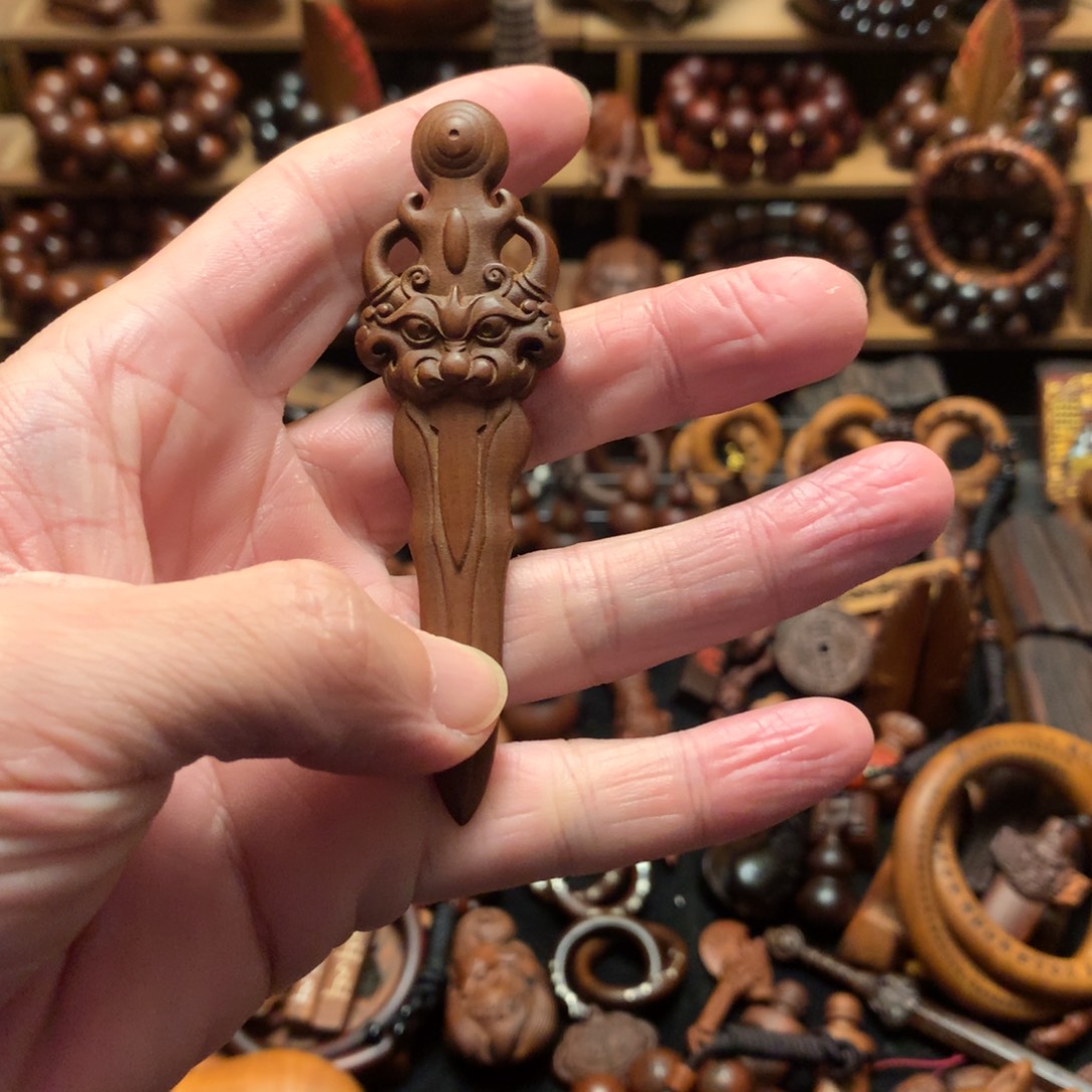 是***哟枣木枣木狮咬剑9公分