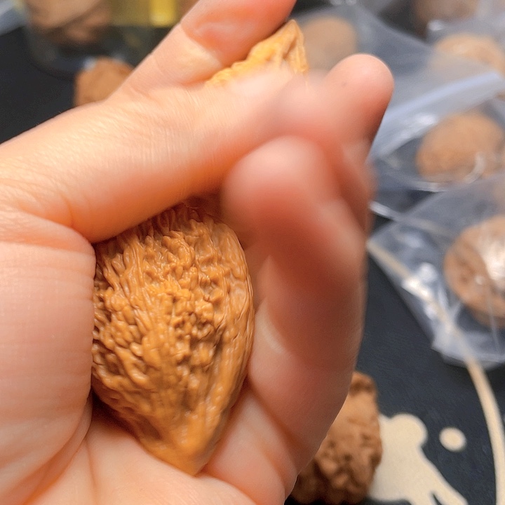 文玩核桃吊坠9*塔尖一对