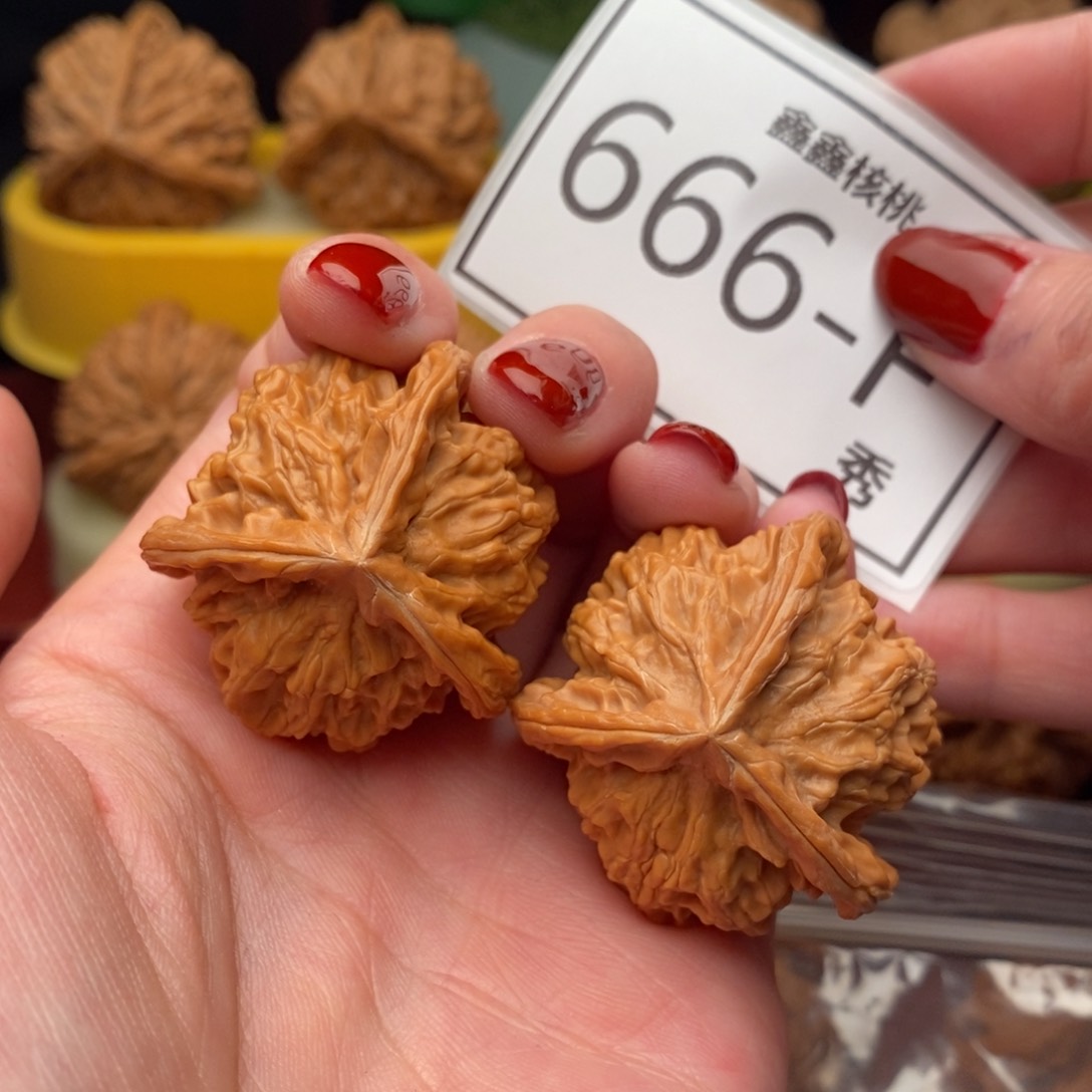 文玩核桃把件盘山奔36