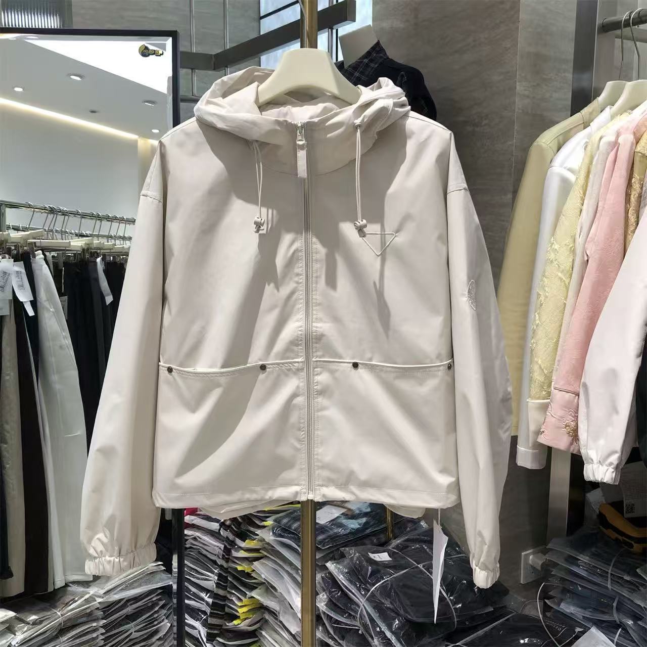 （一格半夏）精品女装冲锋衣